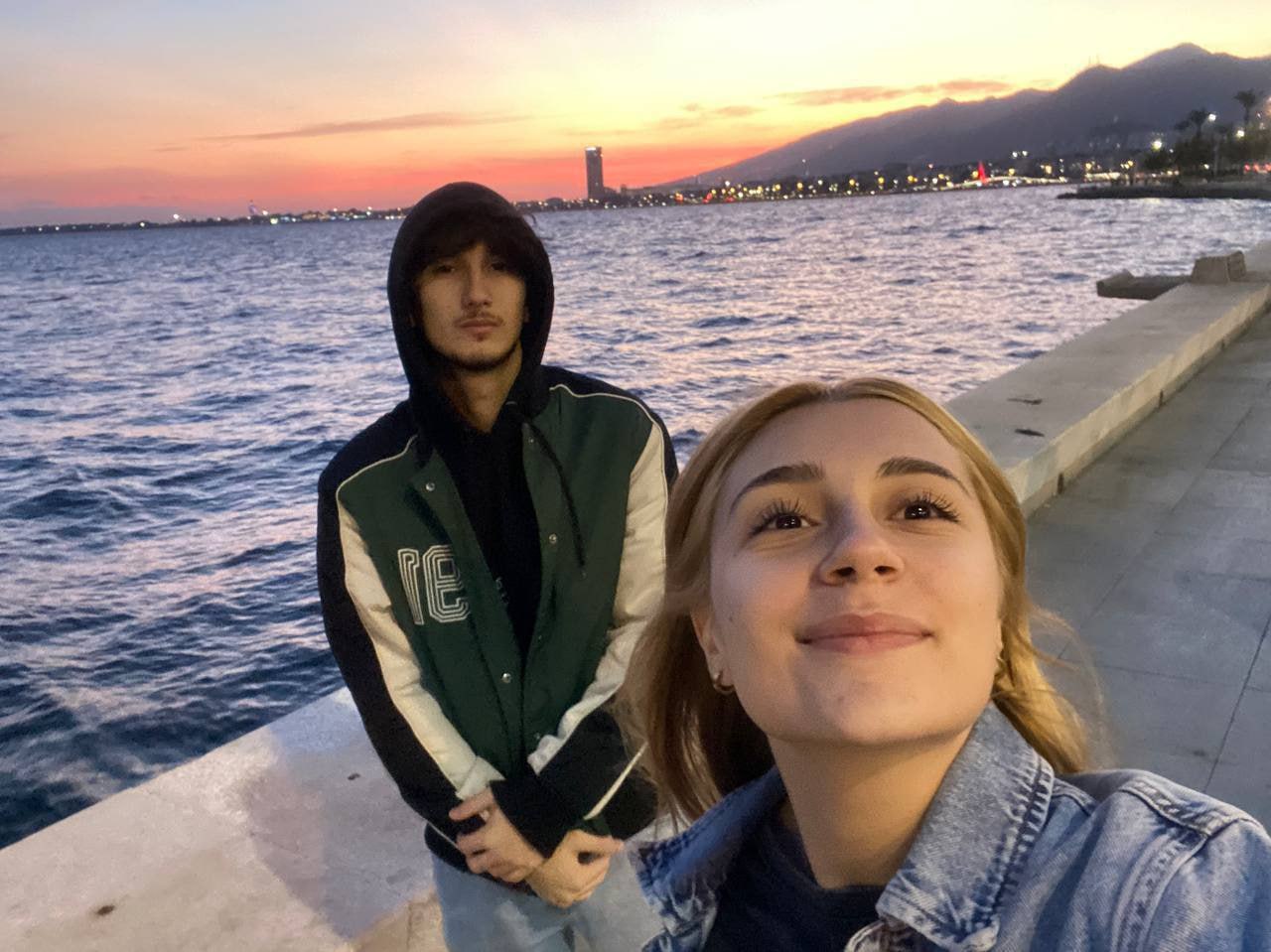Z Kuşağı Çift Sikişiyor 😍