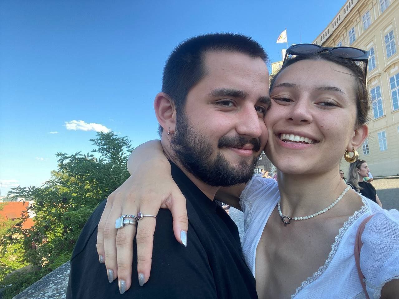 Genç Karısını Meze Eden Gavator