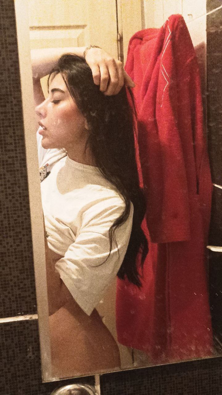 Göbek Piercingli Hatun