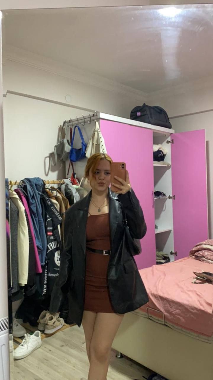 Kızıl Saçlı Z Kuşağı Sikişiyor