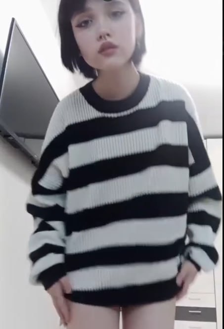 Gotik Beyaz Tenli Allahsız Hatun